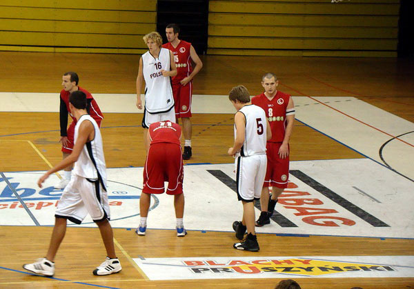 Koszykówka: Polska U-18 66-69 Legia