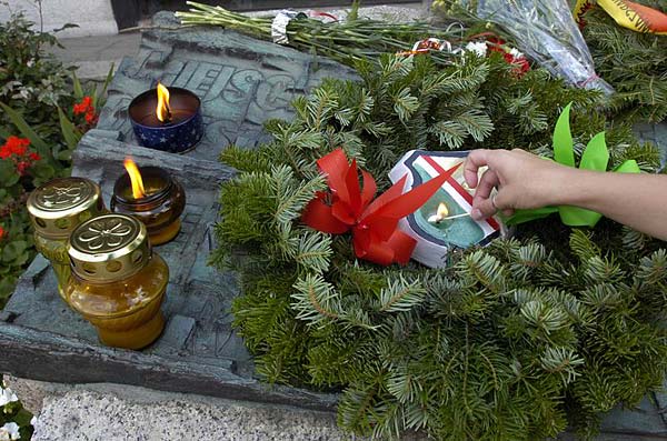 63. rocznica wybuchu PW: do odbioru znicze!