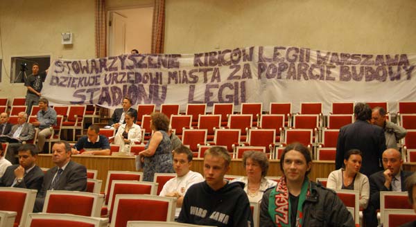 Zarząd i kibice - cały dzień w PKiN
