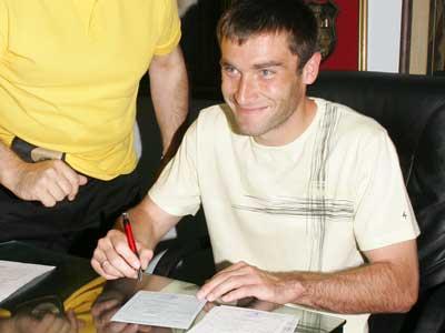 Bronowicki podpisał