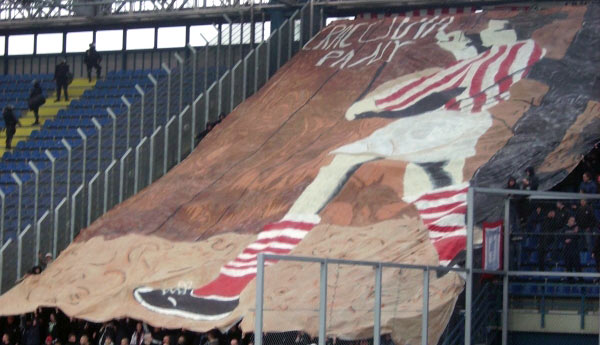 Na stadionach: Spokojne derby Krakowa