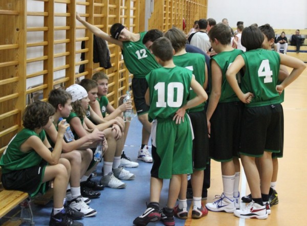 Zdjęcia z meczu młodzików z La Basketem