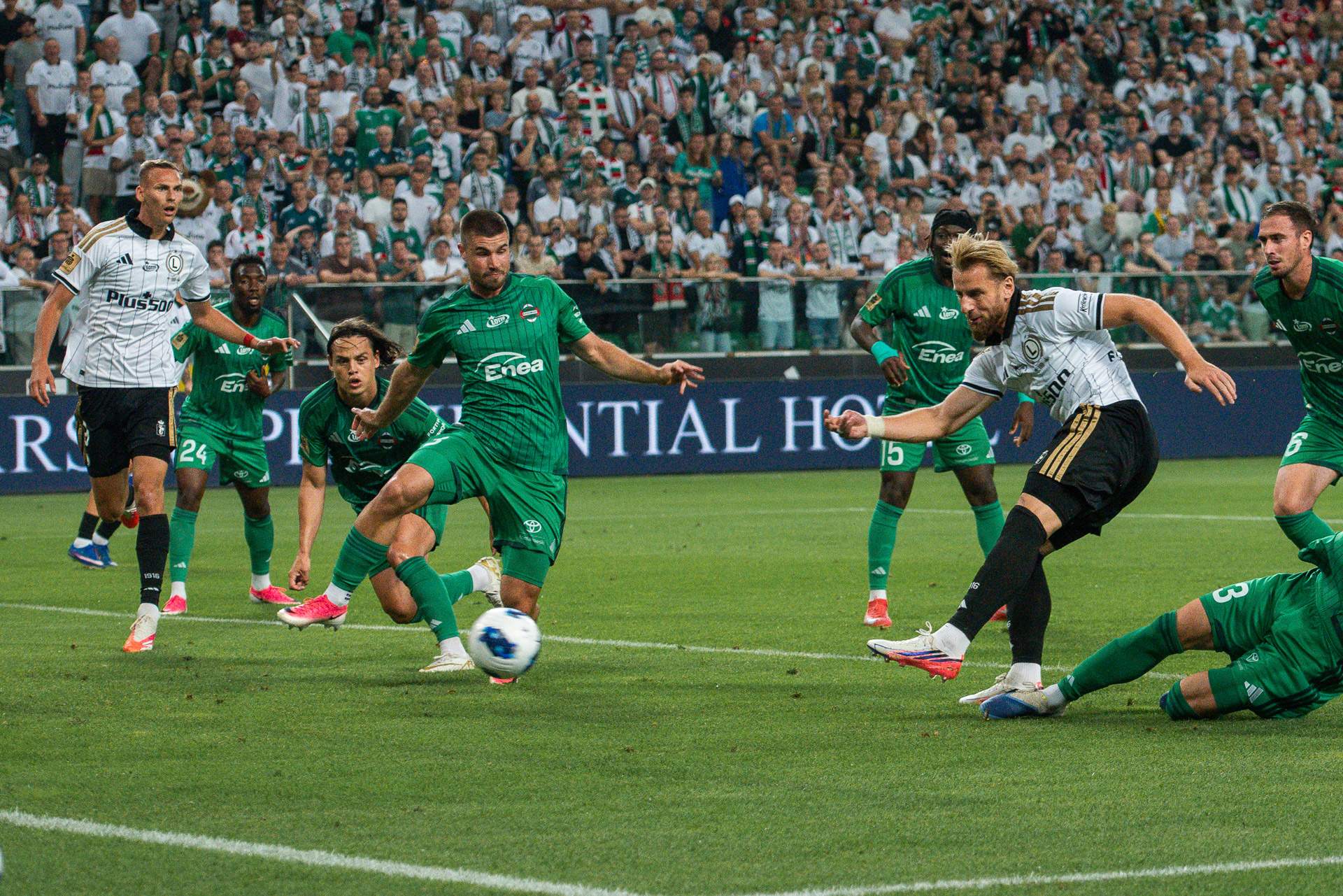 Legia Warszawa - Radomiak Radom Rafał Augustyniak gol,mecz-3645