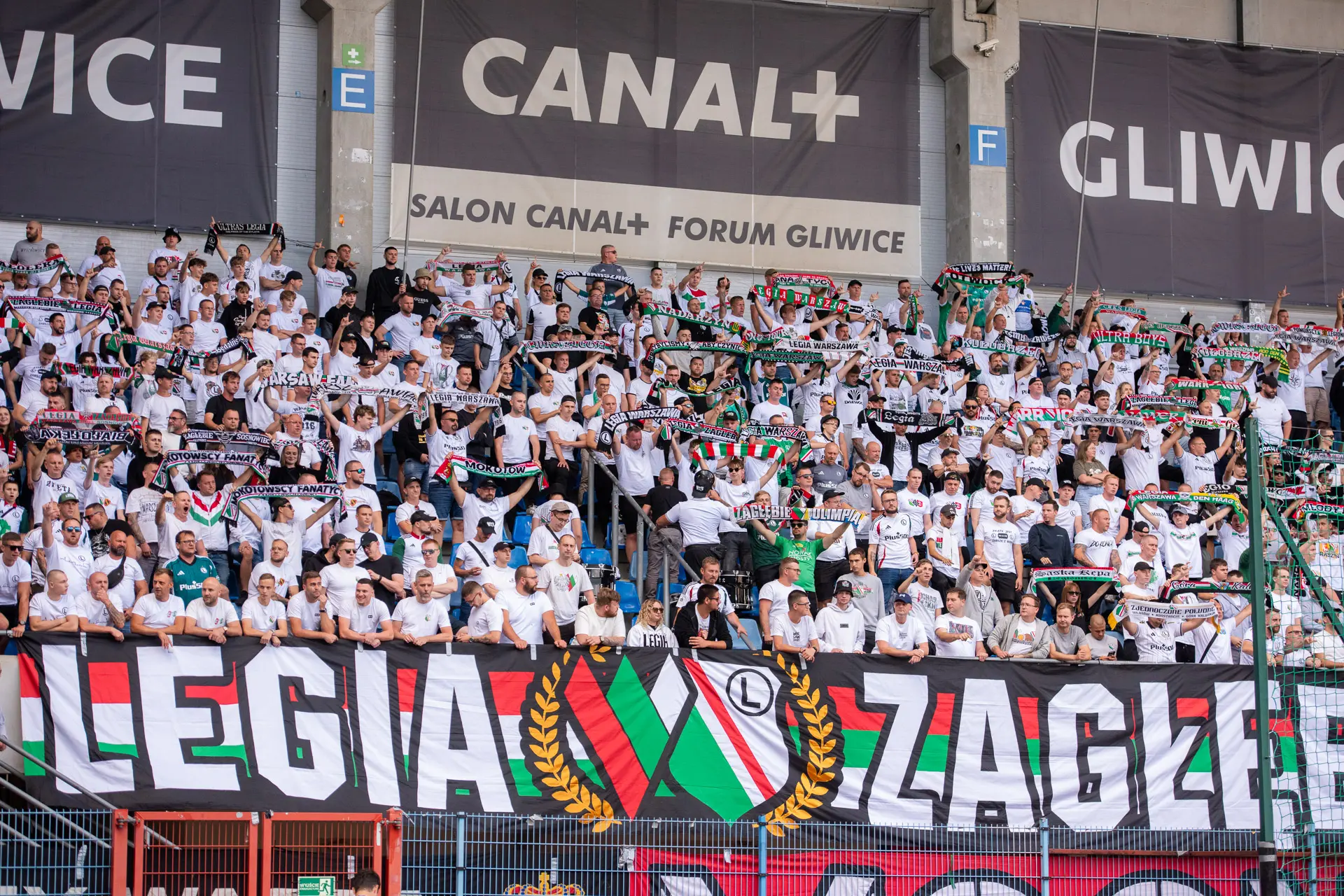 Doping legionistów w Gliwicach [VIDEO]