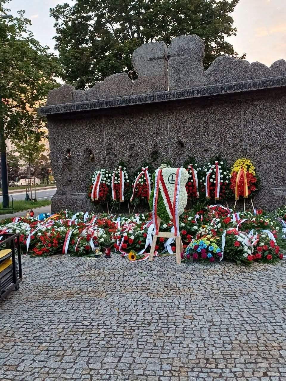 Rzeź Woli,wieniec