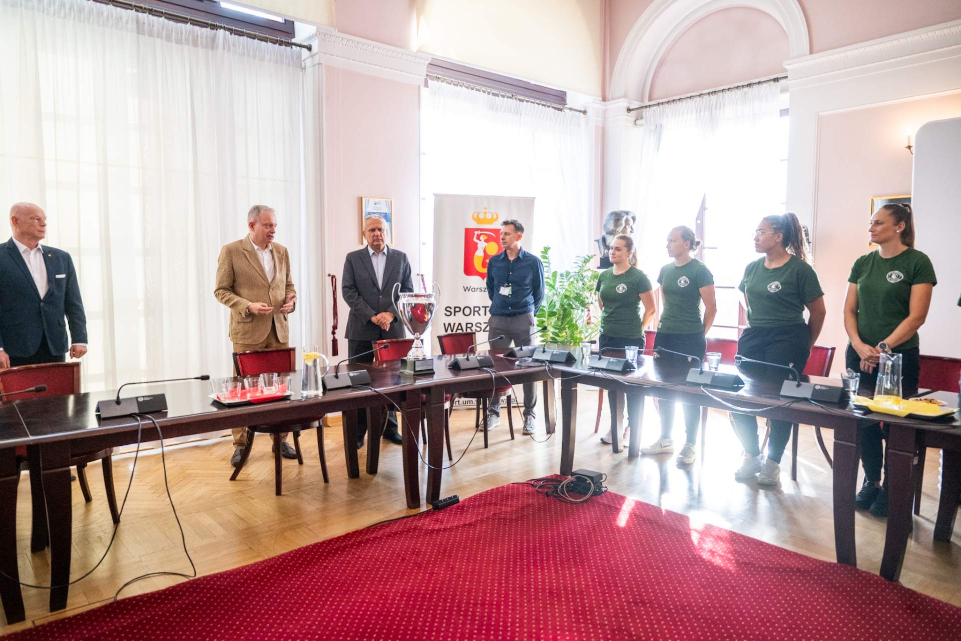 rugbistki w urzędzie miasta