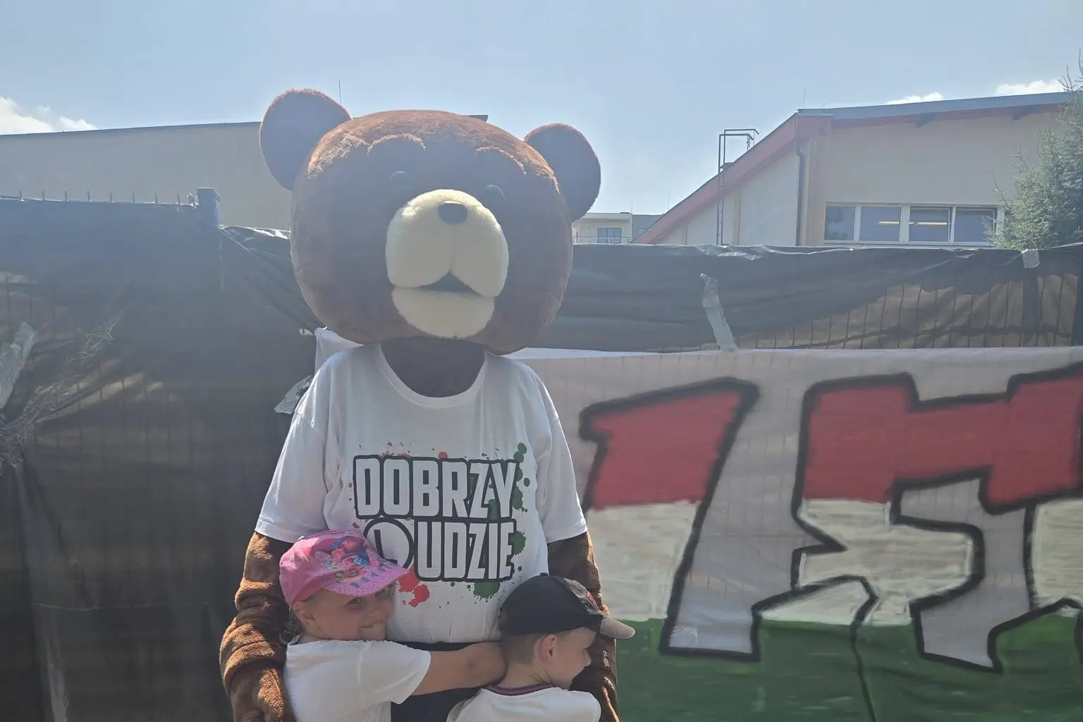 Upalny piknik rodzinny kibiców Legii w Sochaczewie