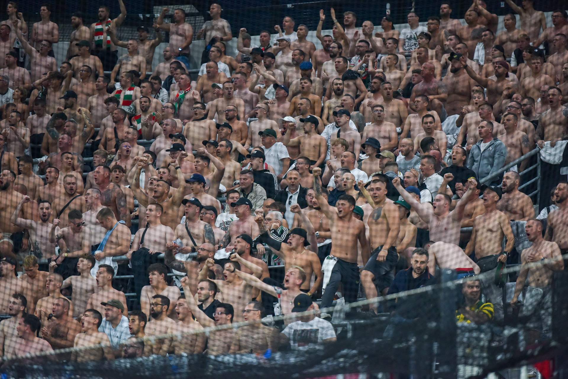 Pogoń Szczecin - Legia Warszawa kibice sektor gości bez koszulek,mecz-3641