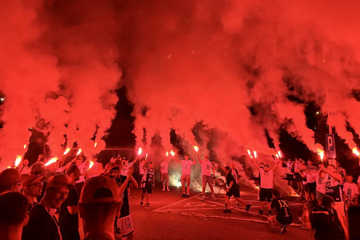 Doping kibiców i feta mistrzowska na Bemowie